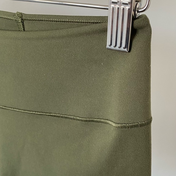 Uniqlo Soft Bike Shorts - Picture 3 of 5